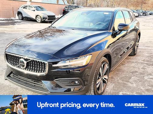 2025 Volvo V60 Cross Country B5 Plus