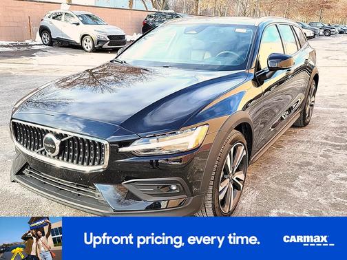 2025 Volvo V60 Cross Country B5 Plus