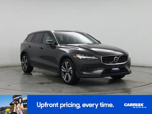 2025 Volvo V60 Cross Country B5 Plus