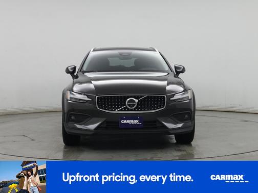 2025 Volvo V60 Cross Country B5 Plus