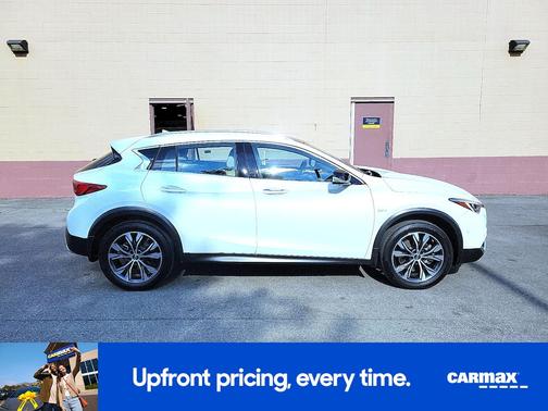 White 2018 INFINITI QX30 Essential