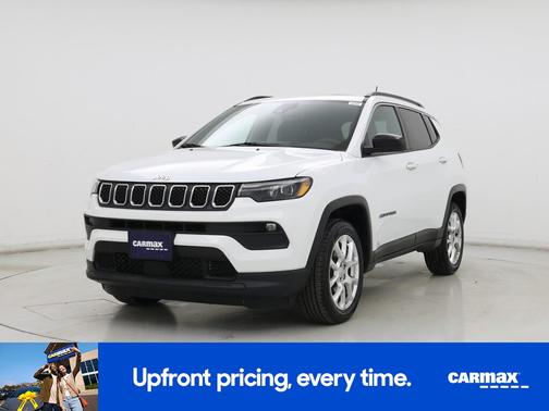 White 2023 Jeep Compass Latitude Lux
