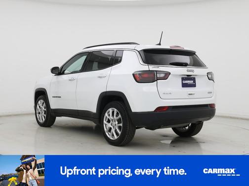 White 2023 Jeep Compass Latitude Lux