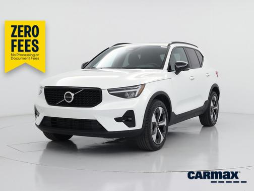 White 2025 Volvo XC40 B5 Plus Dark Theme
