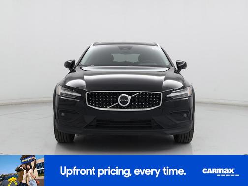 2025 Volvo V60 Cross Country B5 Plus