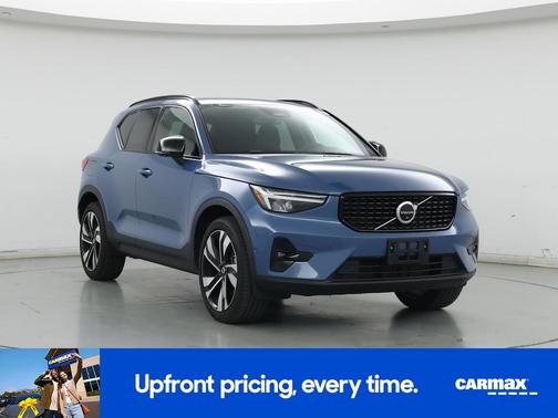 Blue 2023 Volvo XC40 B5 Plus Dark Theme
