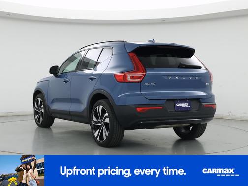 Blue 2023 Volvo XC40 B5 Plus Dark Theme