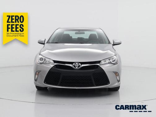 Silver 2017 Toyota Camry SE