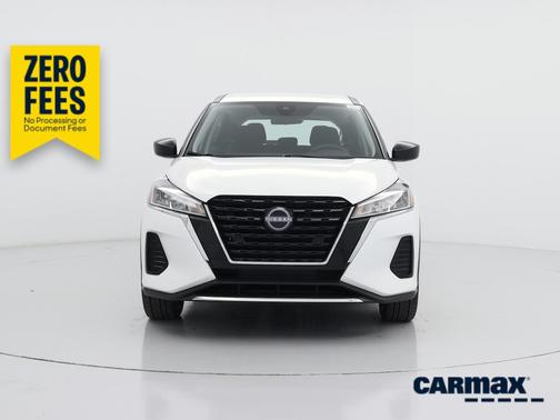White 2024 Nissan Kicks S