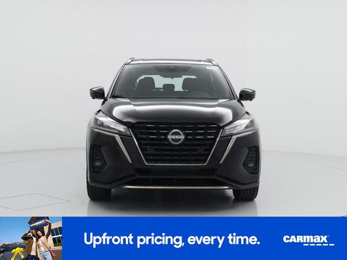 Black 2024 Nissan Kicks SR