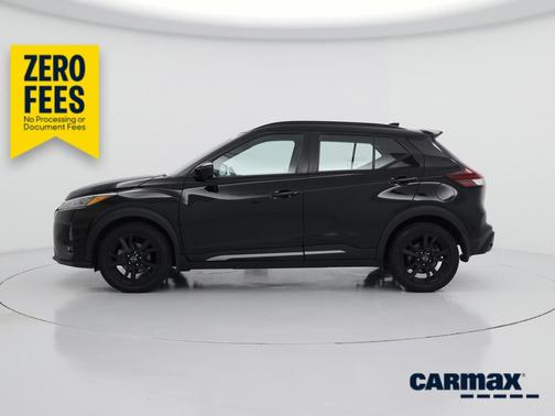 Black 2024 Nissan Kicks SR