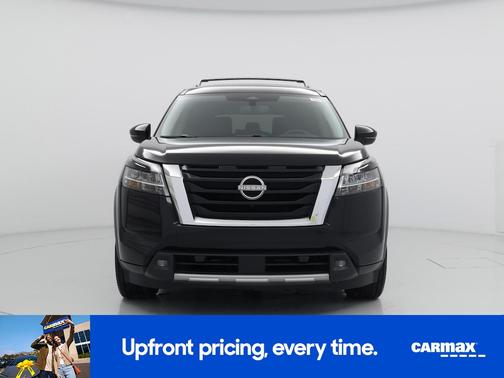 Black 2022 Nissan Pathfinder SL