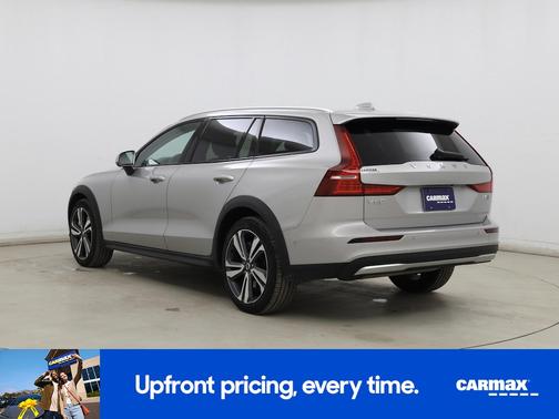 2025 Volvo V60 Cross Country B5 Plus