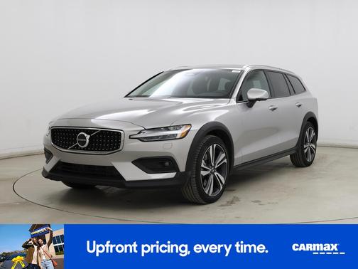 2025 Volvo V60 Cross Country B5 Plus