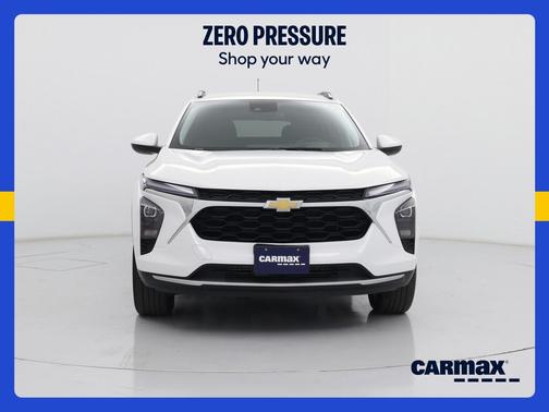 White 2025 Chevrolet Trax LT