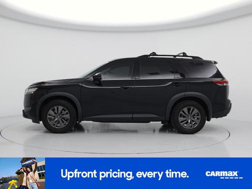 Black 2022 Nissan Pathfinder SV
