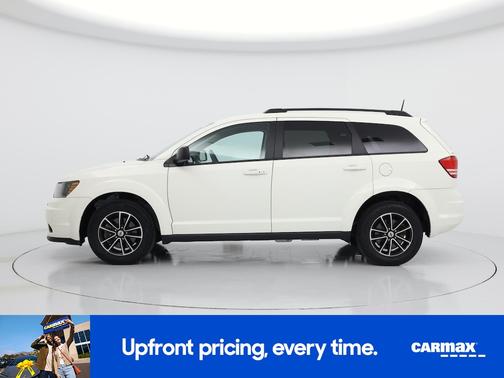 White 2018 Dodge Journey SE