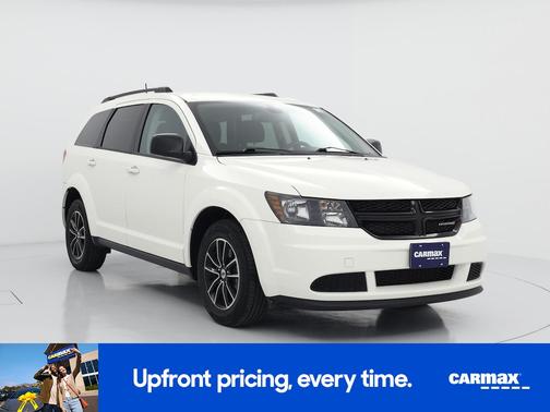 White 2018 Dodge Journey SE