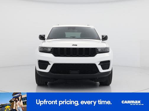 White 2023 Jeep Grand Cherokee Altitude