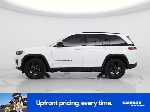 White 2023 Jeep Grand Cherokee Altitude