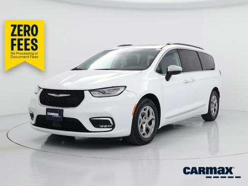 White 2023 Chrysler Pacifica Limited