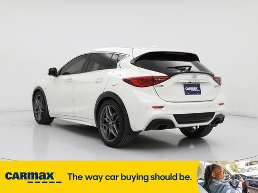 2017 INFINITI QX30 Sport