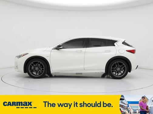 2017 INFINITI QX30 Sport