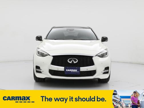 2017 INFINITI QX30 Sport