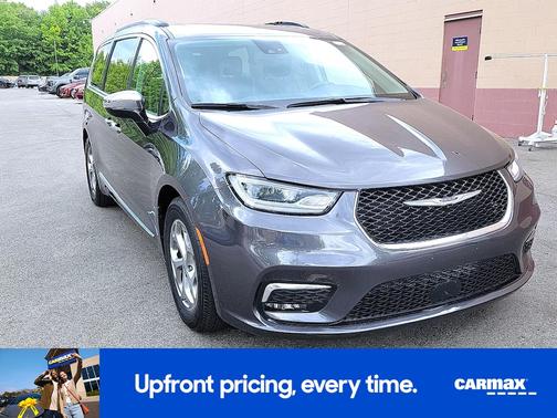 Gray 2023 Chrysler Pacifica Limited