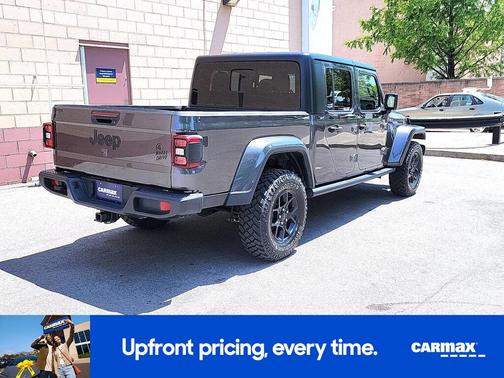 Gray 2024 Jeep Gladiator Willy's