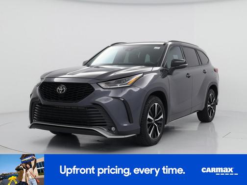 Gray 2021 Toyota Highlander XSE