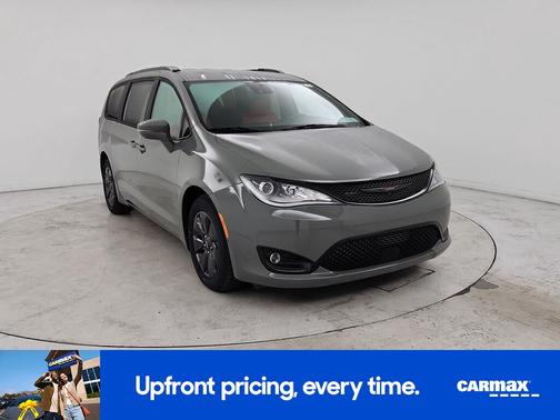 Gray 2020 Chrysler Pacifica Hybrid Limited