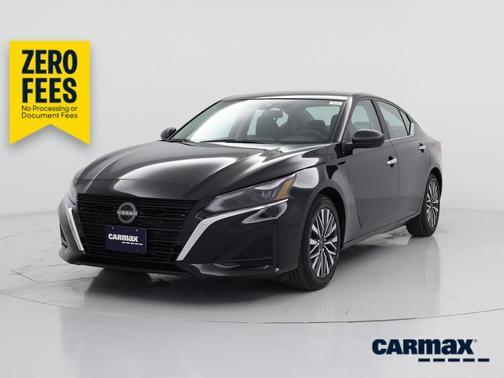Black 2025 Nissan Altima SV