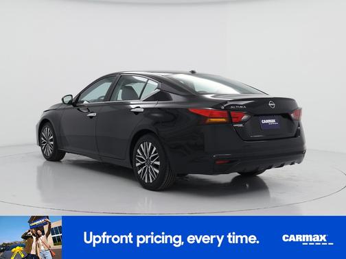 Black 2025 Nissan Altima SV