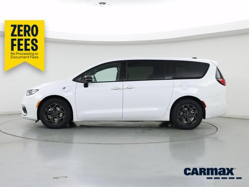 White 2023 Chrysler Pacifica Hybrid Limited