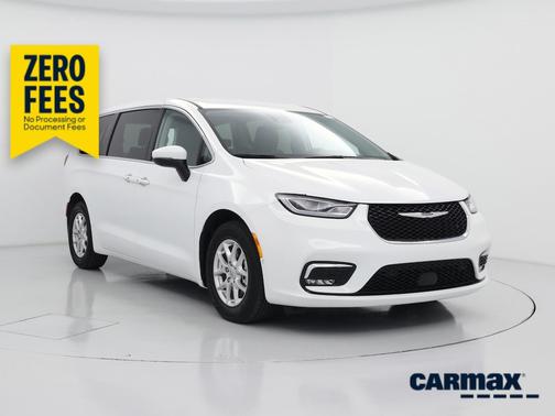 White 2023 Chrysler Pacifica Touring L