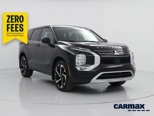 Black 2024 Mitsubishi Outlander SE