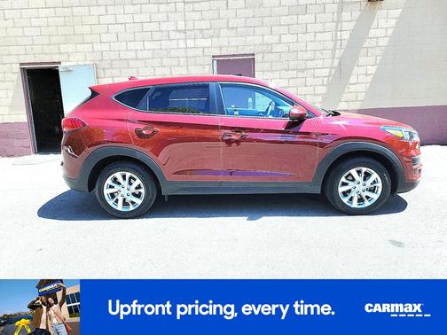 Red 2019 Hyundai TUCSON SE