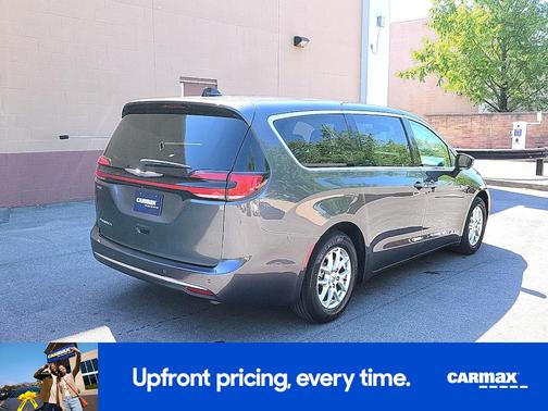 Gray 2023 Chrysler Pacifica Touring L