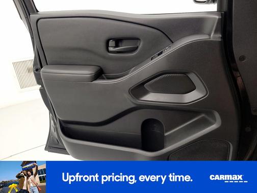 Black 2022 Nissan Frontier S