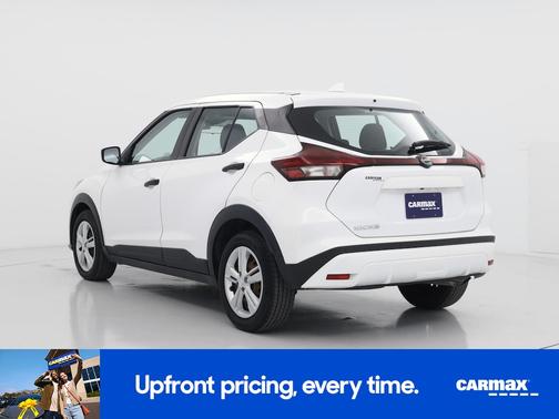 White 2022 Nissan Kicks S