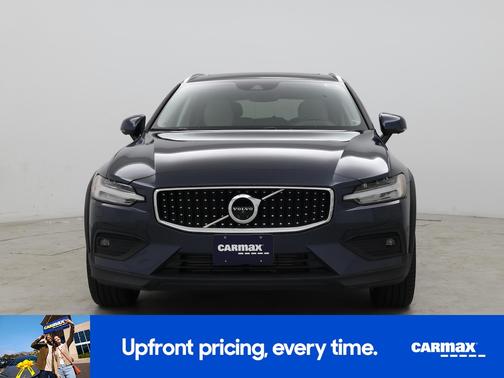 Blue 2022 Volvo V60 Cross Country T5
