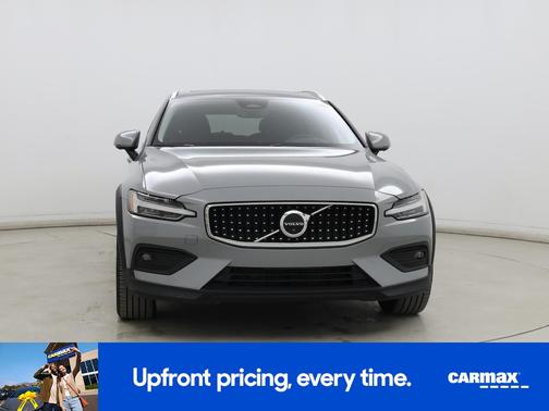 2025 Volvo V60 Cross Country B5 Plus