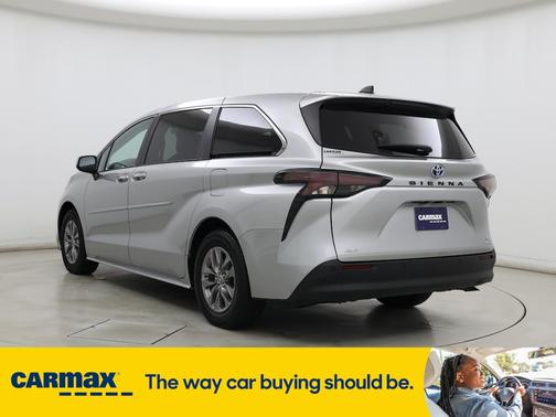2023 Toyota Sienna XLE