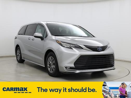 2023 Toyota Sienna XLE