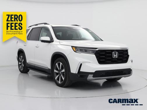 White 2024 Honda Pilot Elite