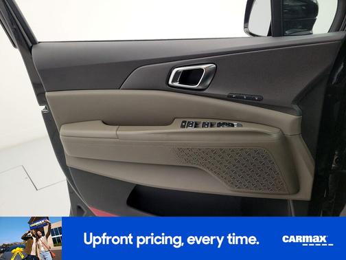 Black 2025 Kia Carnival EX