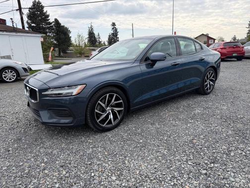 Blue 2020 Volvo S60 T5 Momentum