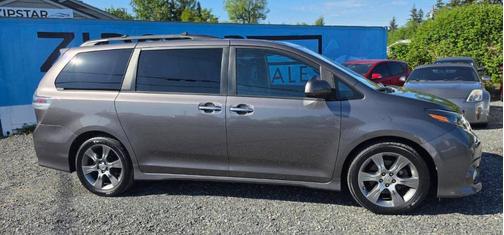 Charcoal 2015 Toyota Sienna SE Premium