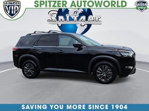 Black 2022 Nissan Pathfinder SV